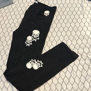 This is the best pair of jeans for a person who likes the edgy look